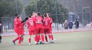 Konak Belediyesi Kadın Futbol Takımı Sivasspor’u 2-0 Mağlup Etti