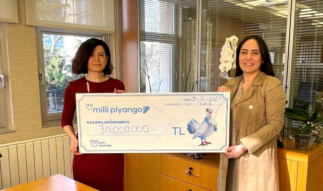 Milli Piyango özel yılbaşı Çekilişi’nde 30 milyon TL  İkramiye Kazanan Talihli Çekini Teslim Aldı