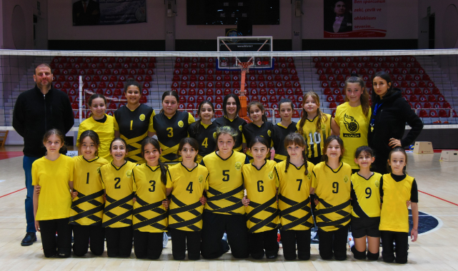 Aliağa’nın Mini Voleybolcuları Başarılarına Yenisini Ekledi