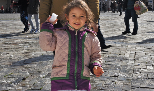 Başkan Karakayalı&#039;dan Çocuklara Kar Sürprizi