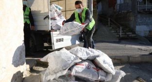 Bayraklı'da 20 Bin Aileye Sürekli Destek