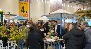 Çeşme'ye EMITT 2022'den "En İyi Stant" Ödülü