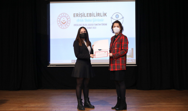 DEÜ Sabancı Kültür Sarayı&#039;na Erişilebilirlik Bayrağı