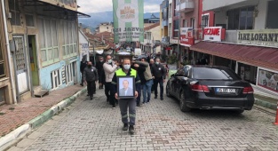 Eski Beydağ Belediye Başkanı Enver Kırcan İçin Belediye Önünde Tören Düzenlendi