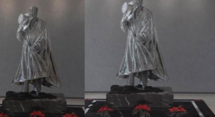 İzmir’de Çelikten Atatürk Heykelinin Açılışı Yapıldı