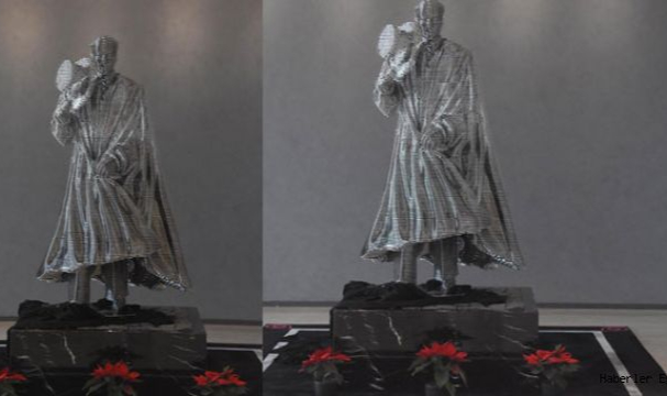 İzmir’de Çelikten Atatürk Heykelinin Açılışı Yapıldı