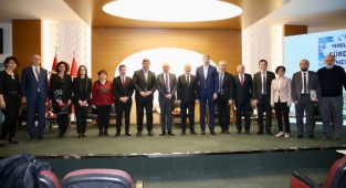 Karşıyaka'da Büyük İklim Zirvesi Gerçekleşti