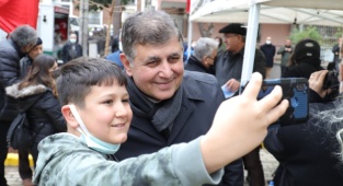 Karşıyaka'nın İki Önemli Edebiyat İnsanına İki Park