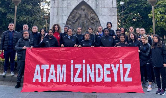 Konak Belediyespor Oyuncuları Galibiyet Sonrası Ata&#039;sına Koştu