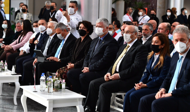 Özuslu: &quot;İzmir&#039;i Ülkemizin Yüz Akı Olarak Dünya İle Buluşturmaktan Büyük Gurur Duyuyoruz&quot;