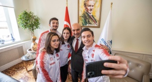 “Şampiyonluklar Geleceğe Dair Umudu Büyütüyor”