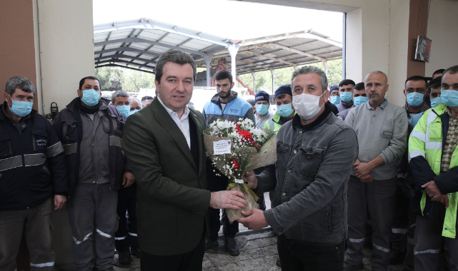 Temizlik İşçilerinden Belediye Başkanı Koştu’ya ve Hizmet-İş Sendikası’na Maaş Zammı Teşekkürü
