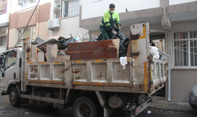 Üç Odalı Daireden Dört Kamyon Çöp Temizlendi