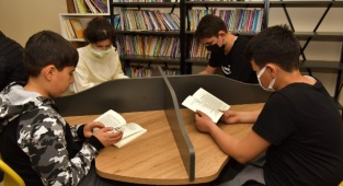 Aliağa Belediyesi’nden Okullara 5 Bin 260 Kitap