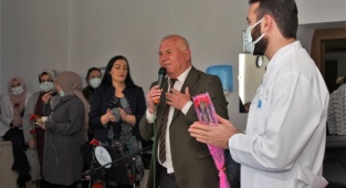 Başkan Karakayalı 14 Mart Tıp Bayramını Kutladı