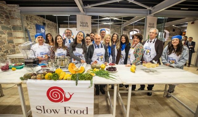 Başkan Soyer Sağlıklı Beslenmeye Dikkat Çekmek İçin Mutfağa Girdi