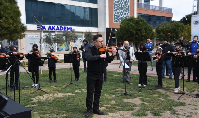 Çanakkale Zaferi&#039;nin 107. Yıl Dönümü Kemalpaşa&#039;da Kutlandı