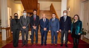 İzmir Büyükşehir Belediyesi’nden Türk Kızılayı’na Destek