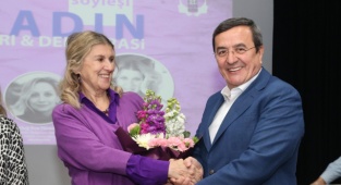 Kadın Hakları ve Demokrasi Konak’ta Konuşuldu