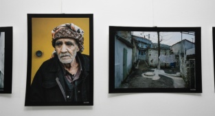 "Kadınların Objektifinden Karabağlar" Sergisi Açıldı