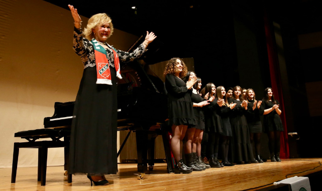 Karşıyaka’da Gülsin Onay Rüzgarı Esti