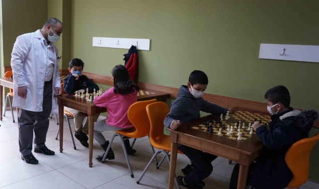 Kemalpaşa Belediyesi&#039;nde Eğitim Atağı Sürüyor