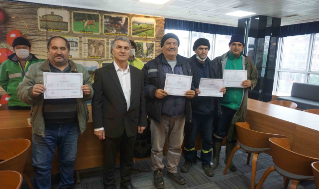 Kemalpaşa Belediyesi&#039;nin Uygulamalı Budama Eğitimine Yoğun İlgi