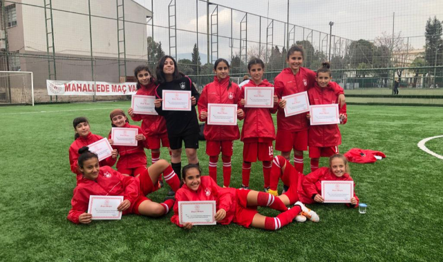 Konak’ın U-13 Kız Futbol Takımı Türkiye Finalinde