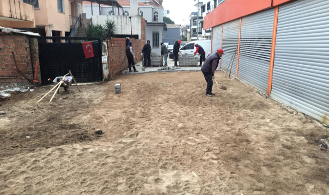 Menderes’te Yol Yapım Çalışmalarına Devam