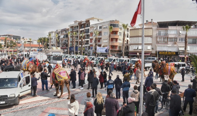 Menemen&#039;de Deve Gösterisi Heyecanı
