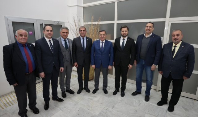 Muhalefetin İzmir Temsilcilerinden Batur’a Tam Not