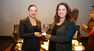 Özge Mumcu Aybars ve  Filiz Ceritoğlu Sengel “İçimdeki Kırk Kadını