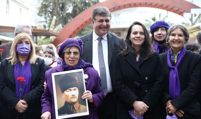 Zübeyde Anne&#039;nin Huzurunda 8 Mart Töreni