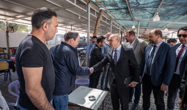 Başkan Soyer Bergama&#039;da Dükkanları Yıkılan Esnafı Ziyaret Etti