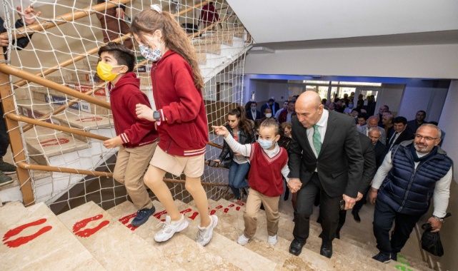 Başkan Soyer: “Bir Kentin İleriye Gitmesi Çağı Yakalaması Ancak Eğitimle Mümkün”