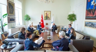 Başkan Soyer’den İspanya’ya “Terra Madre” Daveti