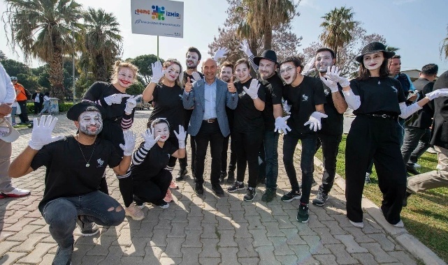 Başkan Soyer Küçük Sporcularla Buluştu