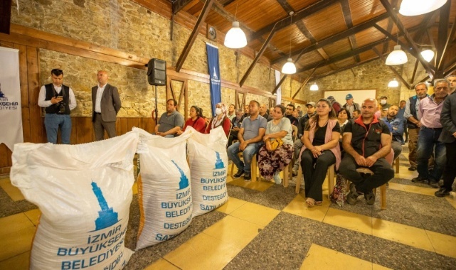 Başkan Soyer Yem Fiyatlarından Canı Yanan Üreticiye Desteğini Sürdürüyor