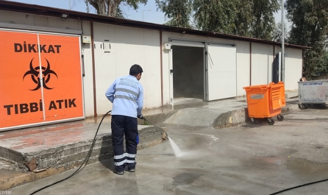 Çiğli’de Grevin Ardından Temizlik Çalışmaları Başlatıldı