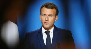 Fransa'da Sandık Çıkış Anketlerine Göre Macron Yeniden Cumhurbaşkanı Seçildi
