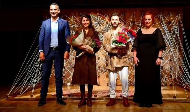 Hülya-Özdemir Nutku Uluslararası İzmir Tiyatro Festivali Başladı