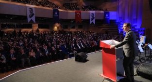 İmamoğlu ve Çalkaya Aydınlana Onur Ödülü Verdi