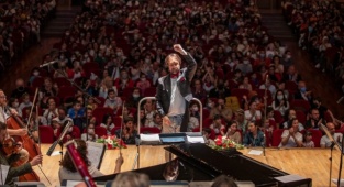 İzmir Büyükşehir Belediyesi AASSM Senfoni Orkestrası İlk Kez Çocuklar İçin Sahne Aldı