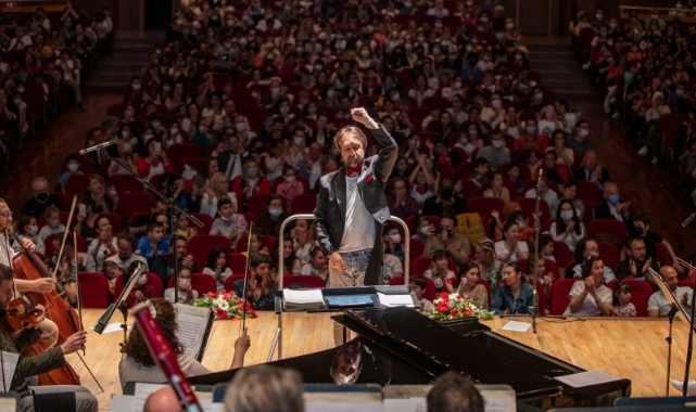 İzmir Büyükşehir Belediyesi AASSM Senfoni Orkestrası İlk Kez Çocuklar İçin Sahne Aldı