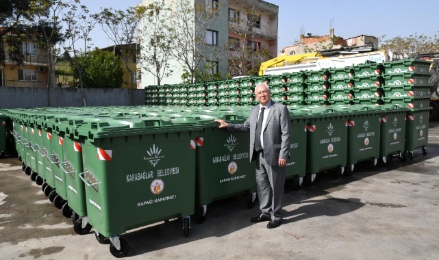 Karabağlar&#039;a Modern Çöp Konteynerleri Kazandırılıyor