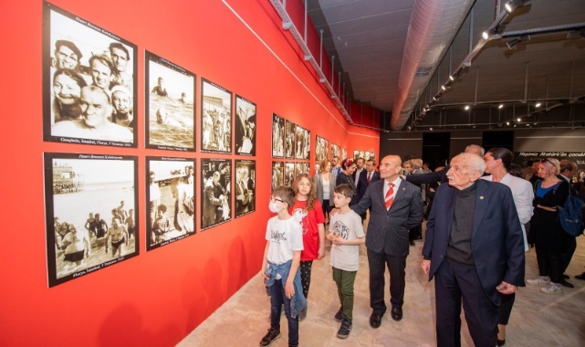 Konak Metro Sanat Galerisi Hanri Benazus&#039;un Atatürk Sergisi ile Açıldı