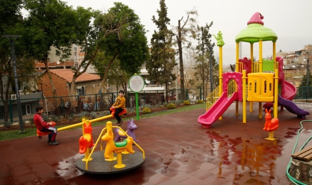Konak&#039;ta 4 Mahalleye 4 Yeni Park