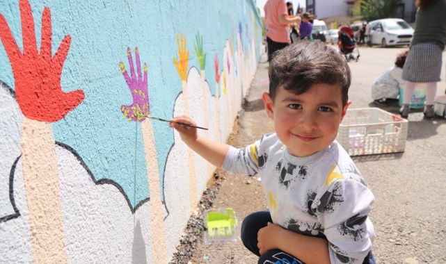 Menderes&#039;te Minik Eller, Büyük Hayaller Çizdi