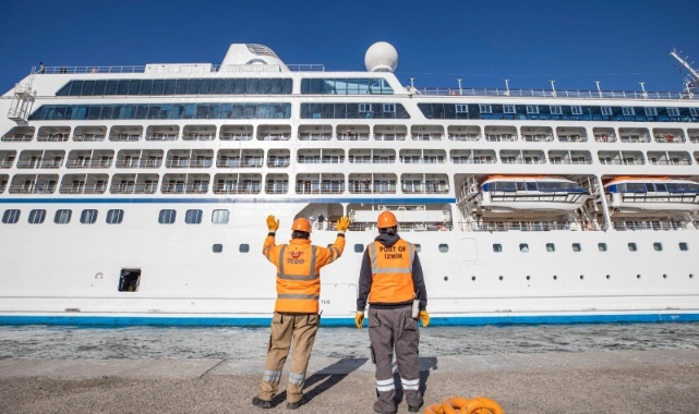Yüzen Otel İzmir Limanı’na Demir Atacak