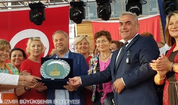 ​14. Altın Saat Kulesi Ödülü Tunç Soyer’in